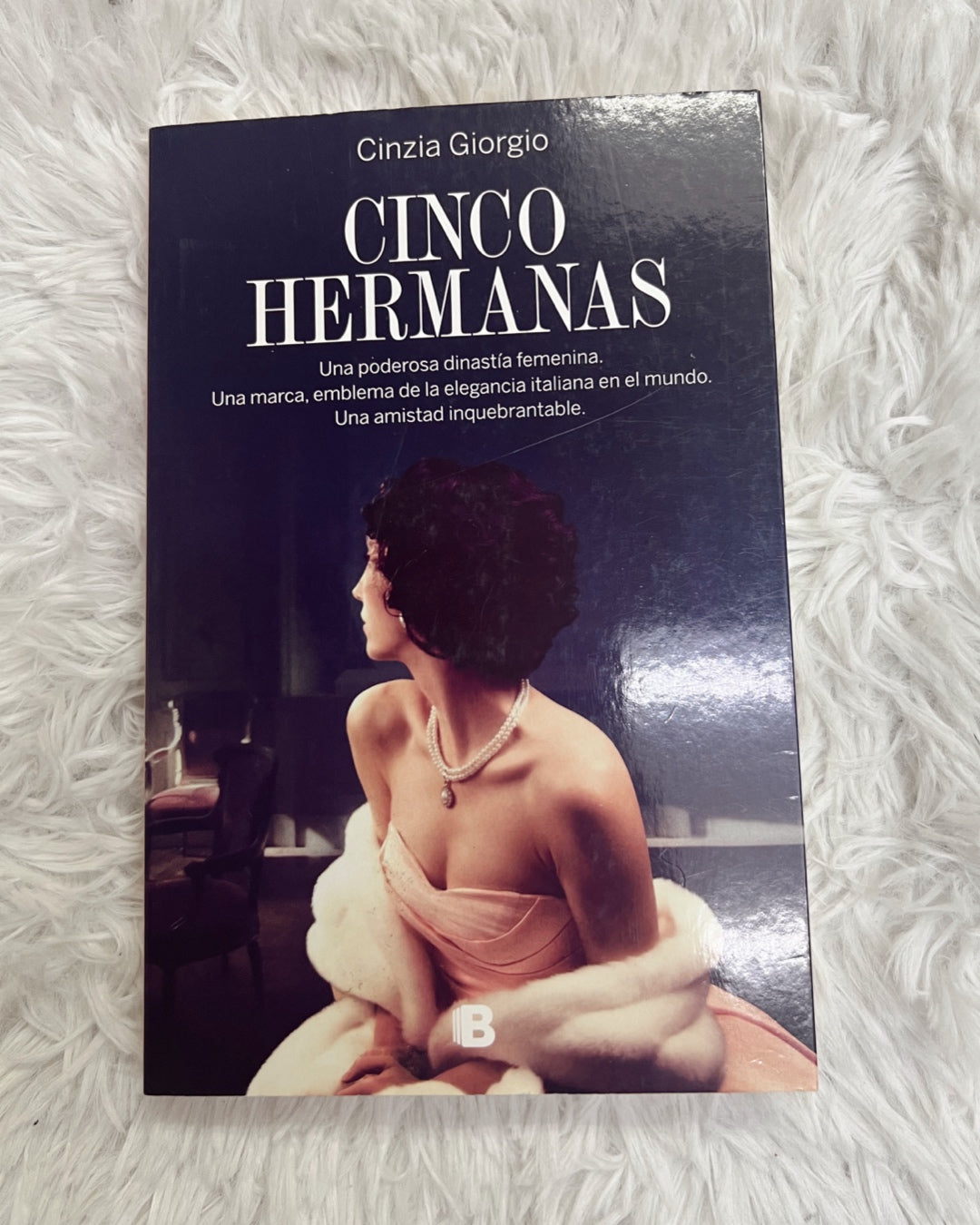 Libro”Cinco hermanas-Cinzia Giorgio”