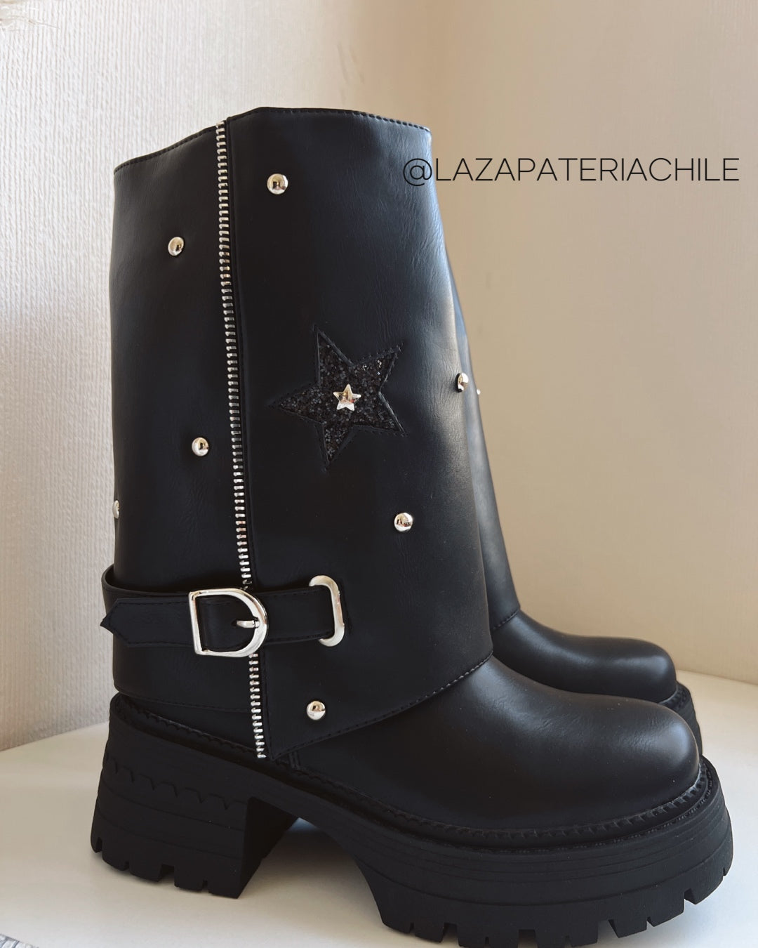 Bota shark estrellitas negro