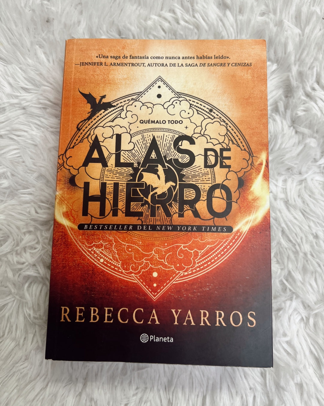 Libro “Alas de hierro-Rebeca yarros” (2)