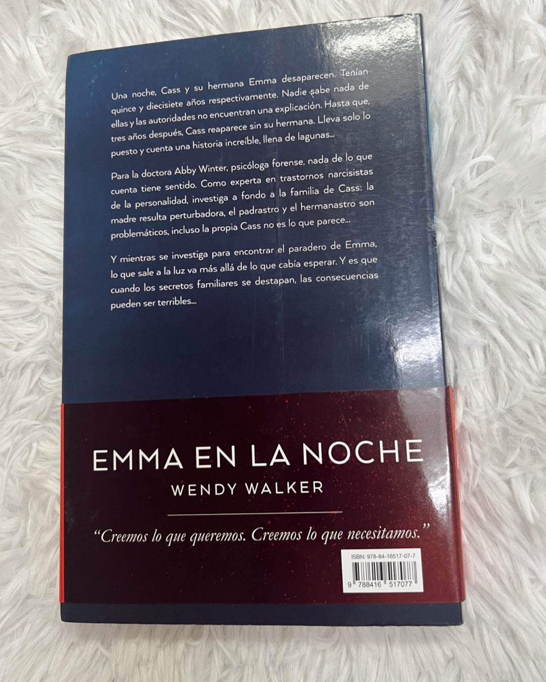 Libro “Emma en la noche-Wendy Walker”